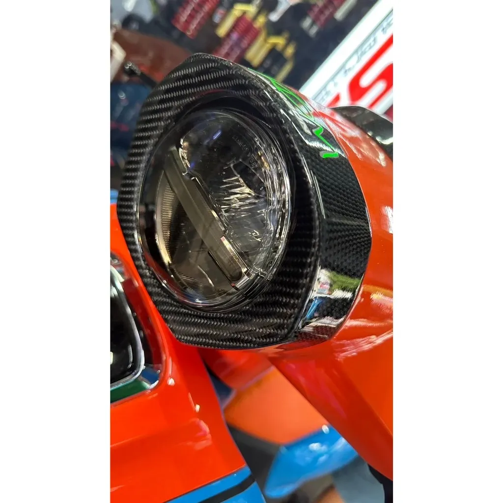 ฝาครอบไฟหน้า Honda Giorno 125 คาร์บอนแท้ ลาย 2 ชิ้น