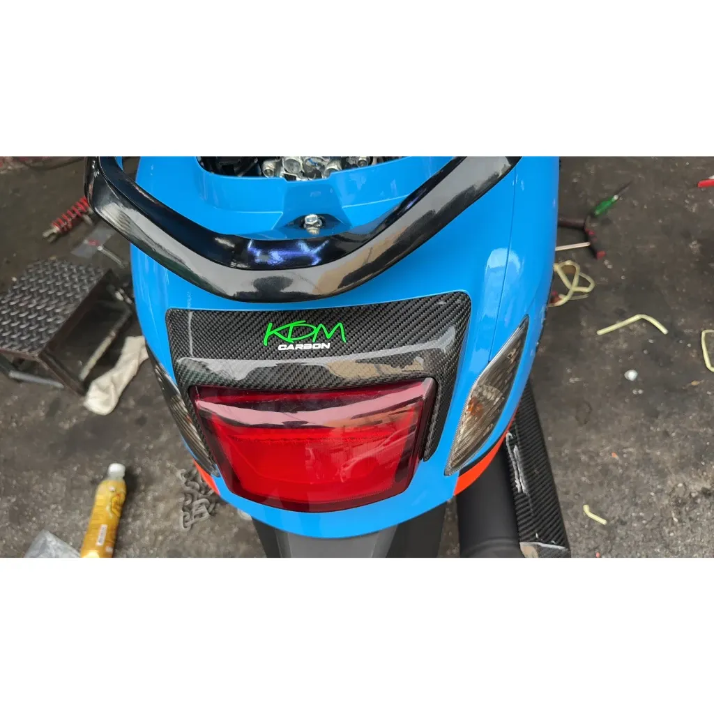 ครอบไฟท้าย Honda Giorno 125 งานหุ้มคาร์บอนแท้ ลาย 2 ชิ้น สวยเงาเข้ารูป