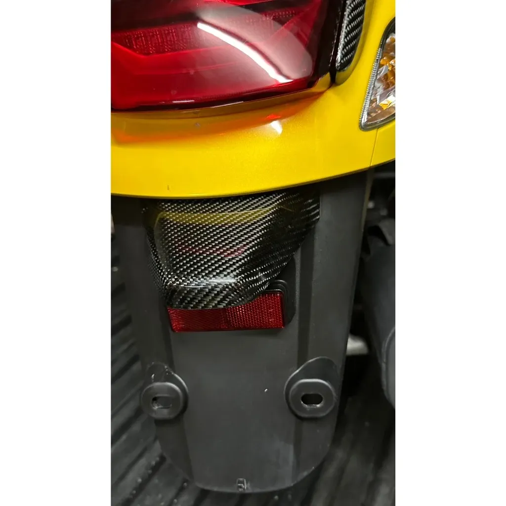 ครอบไฟส่องป้าย Honda Giorno 125 คาร์บอนแท้ ลาย 2 ชิ้น สวยเงา