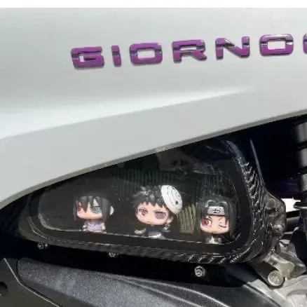 ฝาครอบกรองแต่งคาร์บอนผ้าดำลาย 4 Giorno 125 พร้อมตุ๊กตา - อะไหล่แต่ง Giorno+