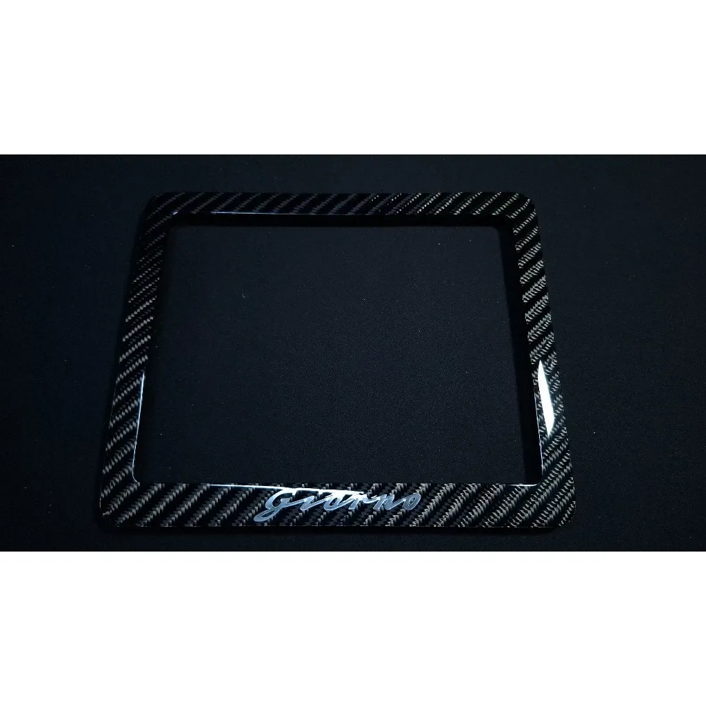 กรอบป้ายทะเบียน Honda Giorno หุ้มคาร์บอนแท้ ลาย 4 เฉียงซ้าย (พร้อมส่ง)