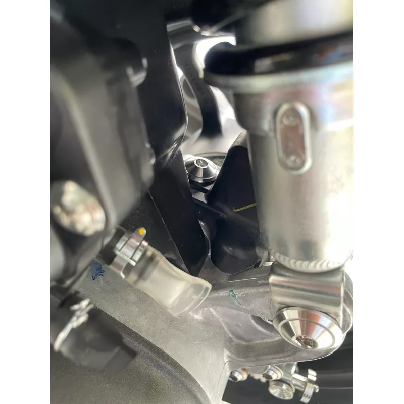 น็อตยึดโช้คอัพหลัง Honda Giorno (น็อตยึดตัวรอบ)