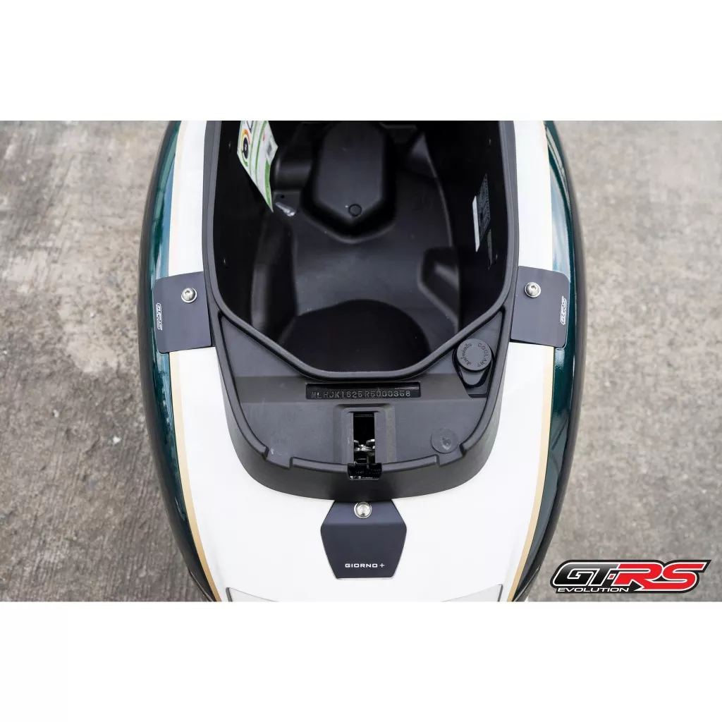 แผ่นปิดรูมือจับท้ายเบาะ Giorno+ (มีเนียม 2D GTRS)