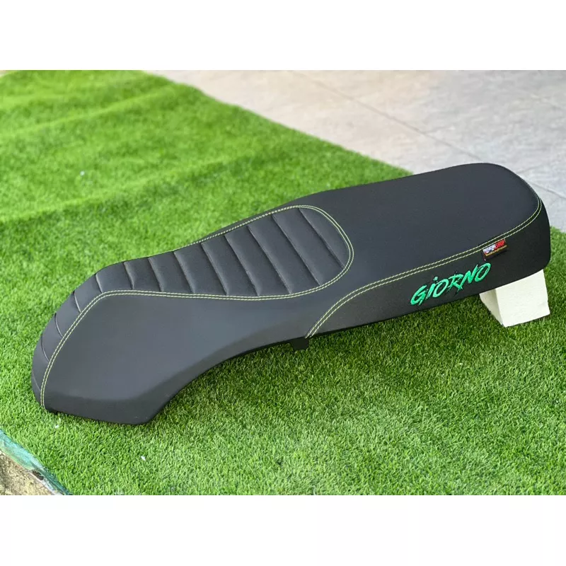 เบาะแต่ง Giorno+ ทรง Vespa Classic เดินด้ายเขียว จาก PMracingShop