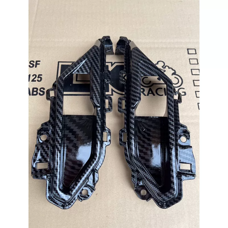 ฝาครอบพักเท้าหลัง Honda Giorno125 ของแท้: ซ้าย/ขวา (เคลือบ 2K เคฟล่า 5D)