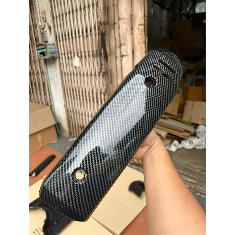 ครอบท่อ บังท่อ เคฟล่า 5D สำหรับ Honda Giorno 125 (เปลือกแท้ศูนย์ 100%) เคลือบเงา 2K งานพรีเมี่ยม