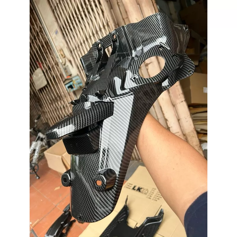 บังโคลนหลัง เสื้อไฟส่องป้าย Giorno 125 เคฟล่าแท้ศูนย์ Honda